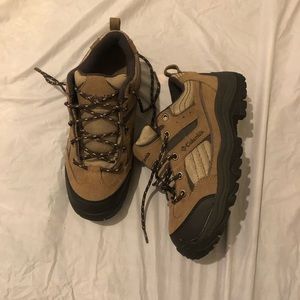 Columbia hiking shoes